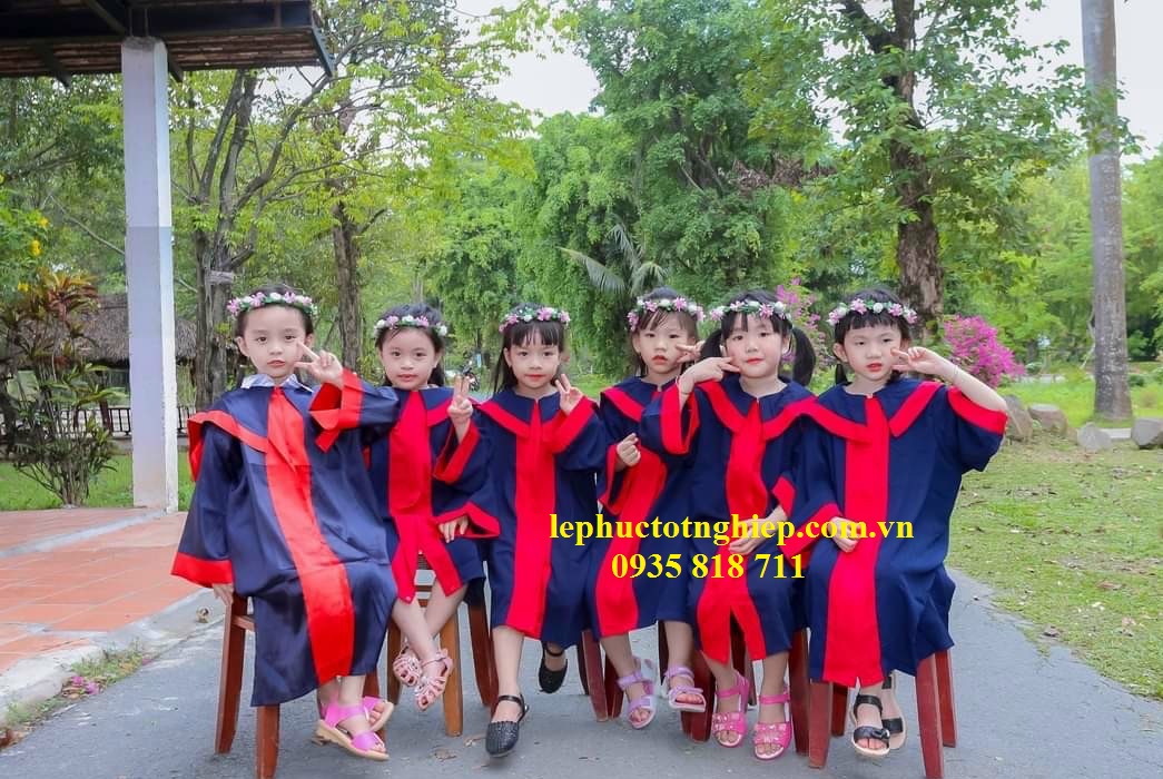 ÁO TỐT NGHIỆP VŨNG TÀU 